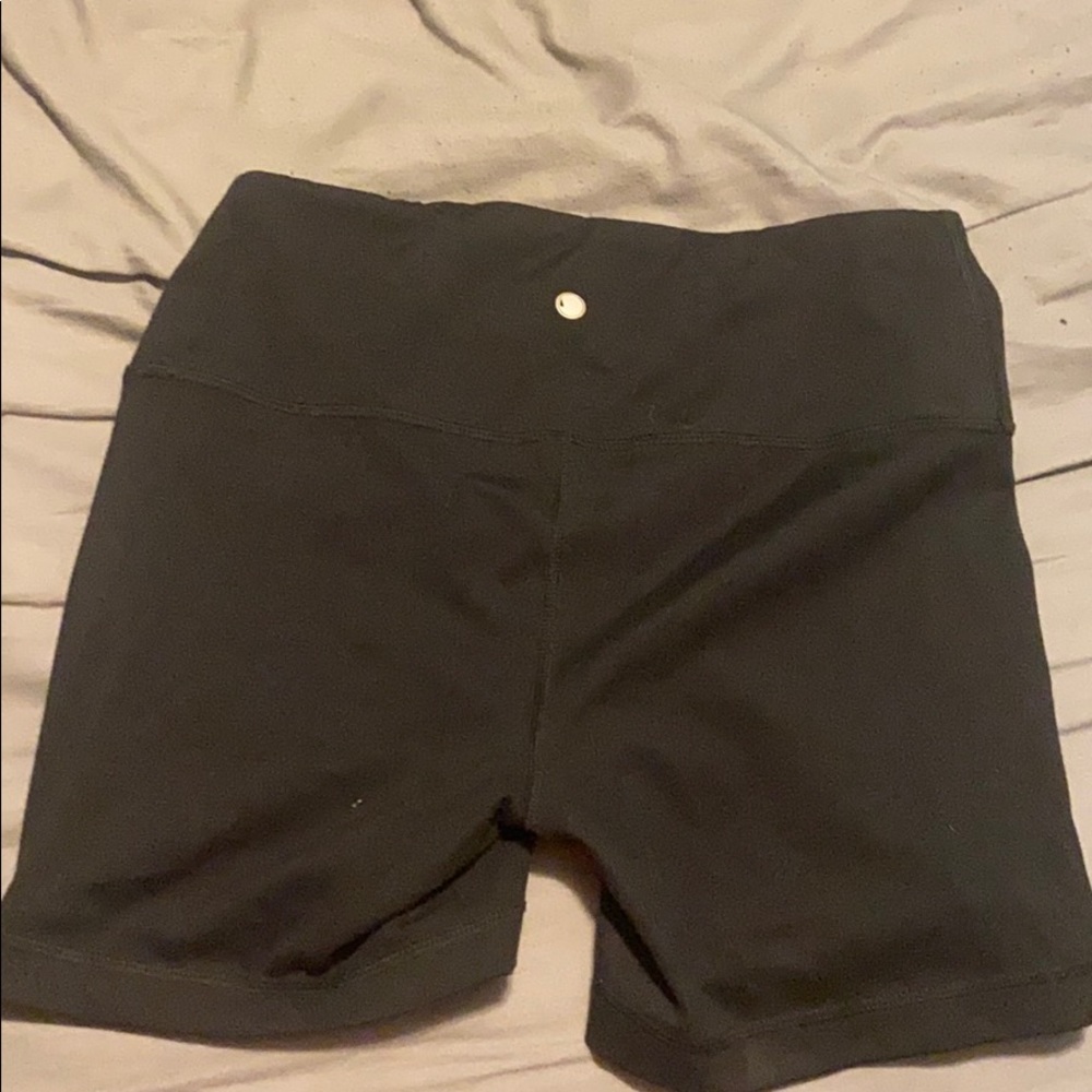 black biker shorts